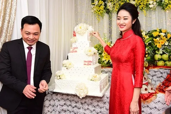 Doãn Văn Phương và Hoa hậu Thu Ngân trong ngày cưới, một đám cưới gây chú ý lớn