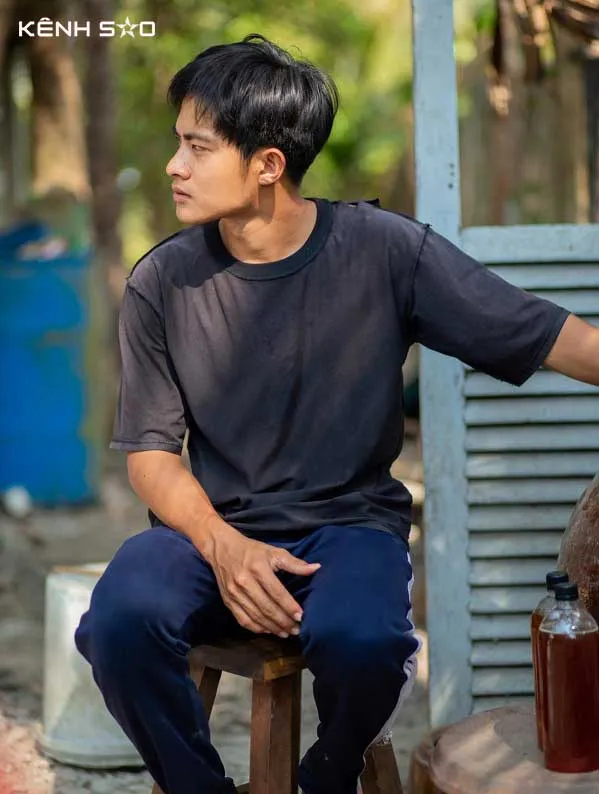 Lê Tuấn Khang và những người bạn diễn nghiệp dư, tạo nên sự chân thật trong các video