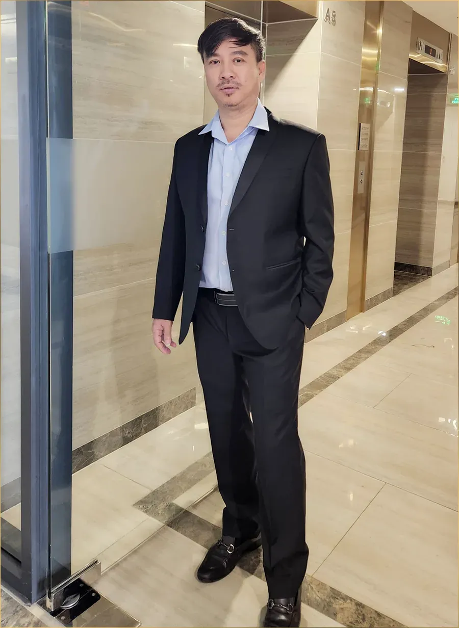 Ca sĩ Quang Lập Bolero, tên thật Diệp Văn Lập, người con của vùng đất An Giang, nổi tiếng với dòng nhạc bolero trữ tình