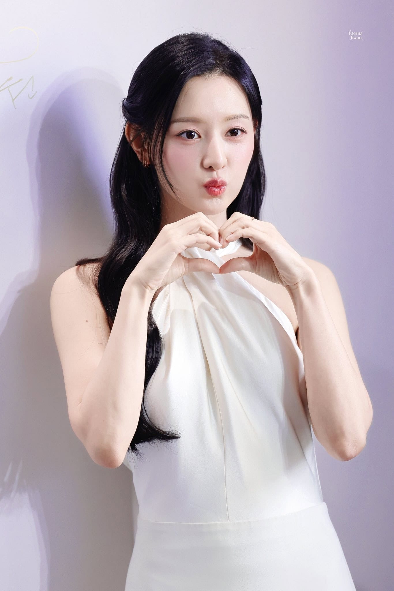 Kim Ji Won - Lý Hiện chung khung hình gây chấn động cõi mạng, đẹp ngỡ cảnh phim | Báo điện tử Tiền Phong