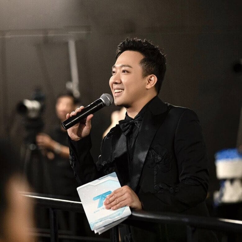 Trấn Thành: Nam nghệ sĩ đa tài nhiều fan và antifan nhất showbiz 14 Hari Won nói Trấn Thành chỉ ngủ với vợ 1 tiếng/ngày: Không biết mình đang sống chung với ai nữa