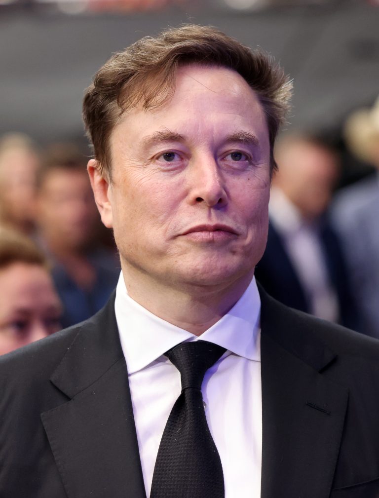 Elon Musk: Hành trình của kiến trúc sư trưởng thay đổi bộ mặt công nghệ, hàng không vũ trụ và kinh tế toàn cầu