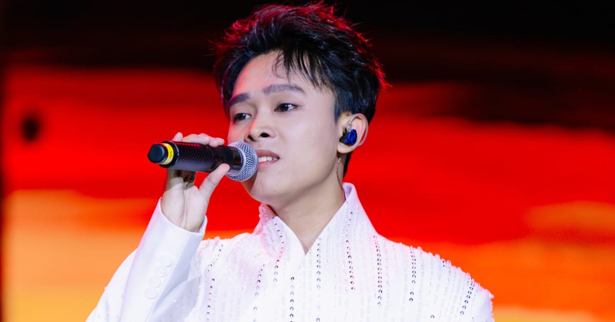 Tiểu sử Hồ Văn Cường - Quán quân Vietnam Idol Kids và hành trình vượt qua bão giông trở lại sân khấu 2 Hồ Văn Cường: Nhờ gánh ve chai của mẹ mà tôi có ngày hôm nay