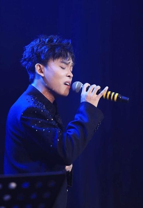 Tiểu sử Hồ Văn Cường - Quán quân Vietnam Idol Kids và hành trình vượt qua bão giông trở lại sân khấu 4 Hồ Văn Cường công khai 'người yêu' - Tạp chí SaoStar
