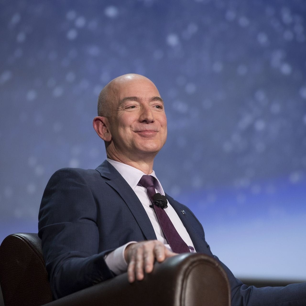 Jeff Bezos: Tỷ Phú Kiến Tạo Đế Chế Amazon Và Hành Trình Định Hình Lại Nền Kinh Tế Toàn Cầu 2 Ảnh Jeff Bezos - Amazon - đế chế kinh doanh của Jeff Bezos - Báo VnExpress Kinh doanh