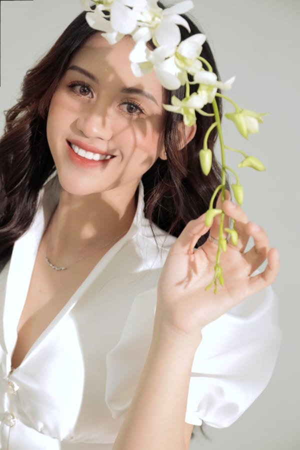 Tiểu sử Jee Trần - Giọng ca ngọt ngào từ 'Hot girl kẹo kéo' đến ngôi sao truyền hình thực tế 5 Ảnh Jee Trần - Ca sĩ Jee Trần mong muốn trở thành nghệ sĩ đa năng