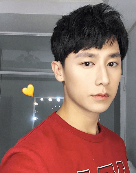 Tiểu sử Rocker Nguyễn - Nam thần toàn diện Vpop và hành trình tái sinh sau biến cố 4 Ảnh Rocker Nguyễn - Tên Instagram của Rocker Nguyễn hay đến thế, vậy mà search Google sao lại toàn ra... thông tin phụ khoa?!