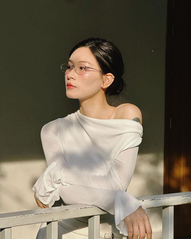 Tiểu sử Thạch Trang - Biểu tượng Vlogger du học sinh và hành trình đi qua những giông bão truyền thông 4 Hứng chỉ trích dữ dội vì bị cho là cổ vũ lối yêu đương độc hại, Thạch Trang lên tiếng