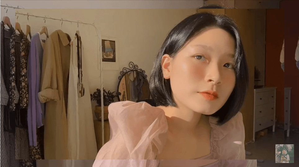 Tiểu sử Thạch Trang - Biểu tượng Vlogger du học sinh và hành trình đi qua những giông bão truyền thông 2 Ảnh Thạch Trang - Nghe vlogger Thạch Trang chia sẻ 9 tips chụp ảnh tại nhà mùa dịch: Đơn giản mà lại có cả rổ ảnh đẹp!