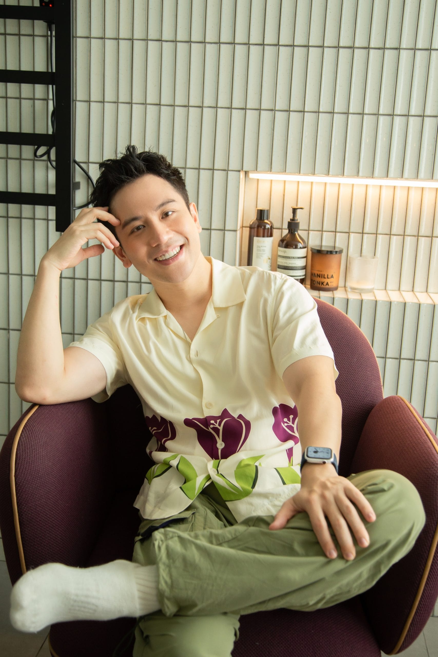 Tiểu sử Vũ Dino - Food Blogger đình đám và mảnh ghép sáng giá của Bộ tứ Siêu đẳng 3 Ảnh Vũ Dino - Vlogger Dino Vũ: "Hồi bé tôi luôn cố gắng trốn việc nhà vì nghĩ đó không phải là căn nhà của riêng mình"